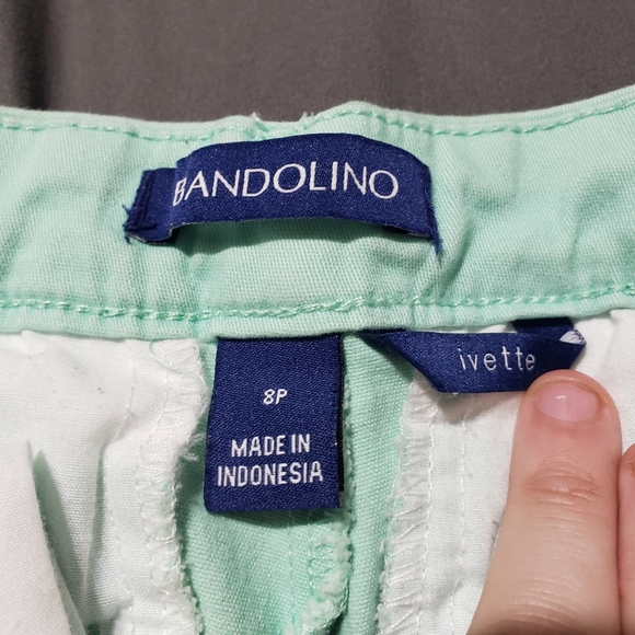 Bandolino Ivette capris in size 8P - Picture 4 of 8